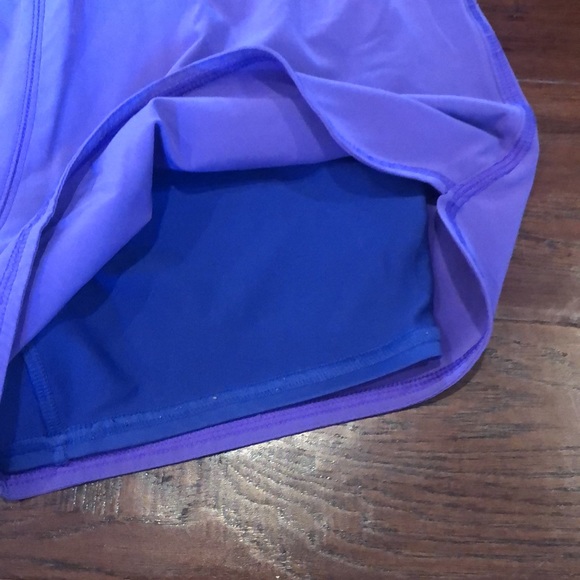 Nike Women’s Medium 2 in 1 Dri-Fit Shorts - Picture 7 of 7